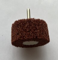 скотч брайт с шпинделем Ф60х30х6 Р80 Velro A э.корунд борд.